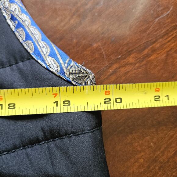 Chico's Reversible Quilted Vest Snap Front Sleeveless Blue Jacquard Black Jacket - Picture 13 of 15